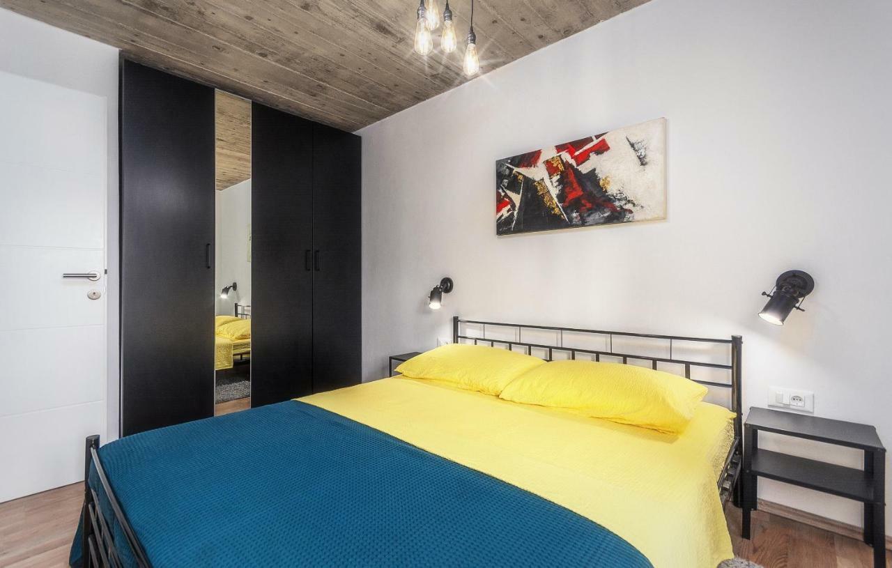 Orion Apartment Porec Bagian luar foto