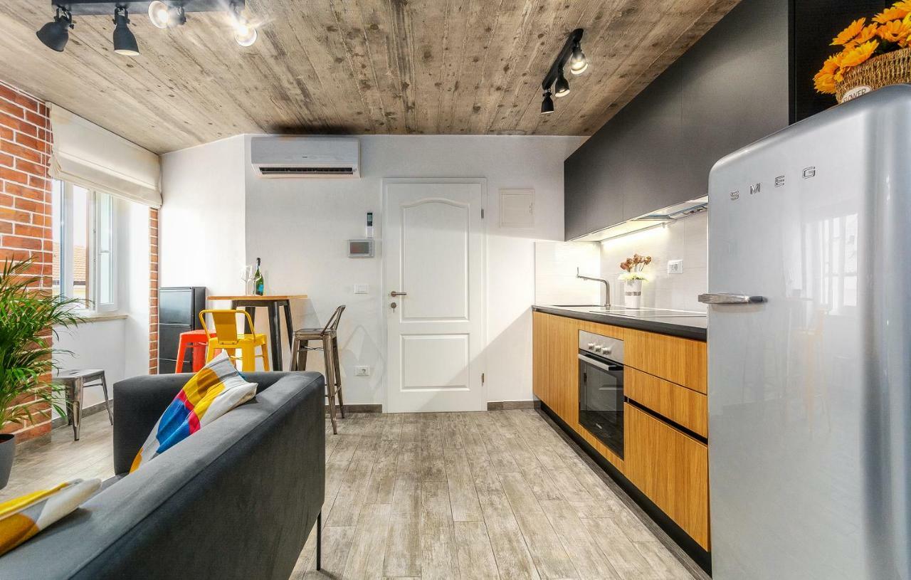 Orion Apartment Porec Bagian luar foto